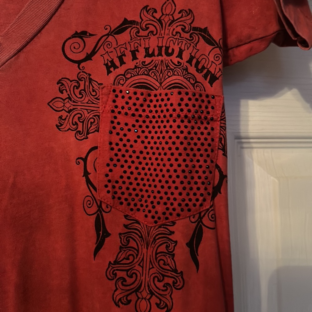 Affliction tee red with black stones - Picture 2 of 10